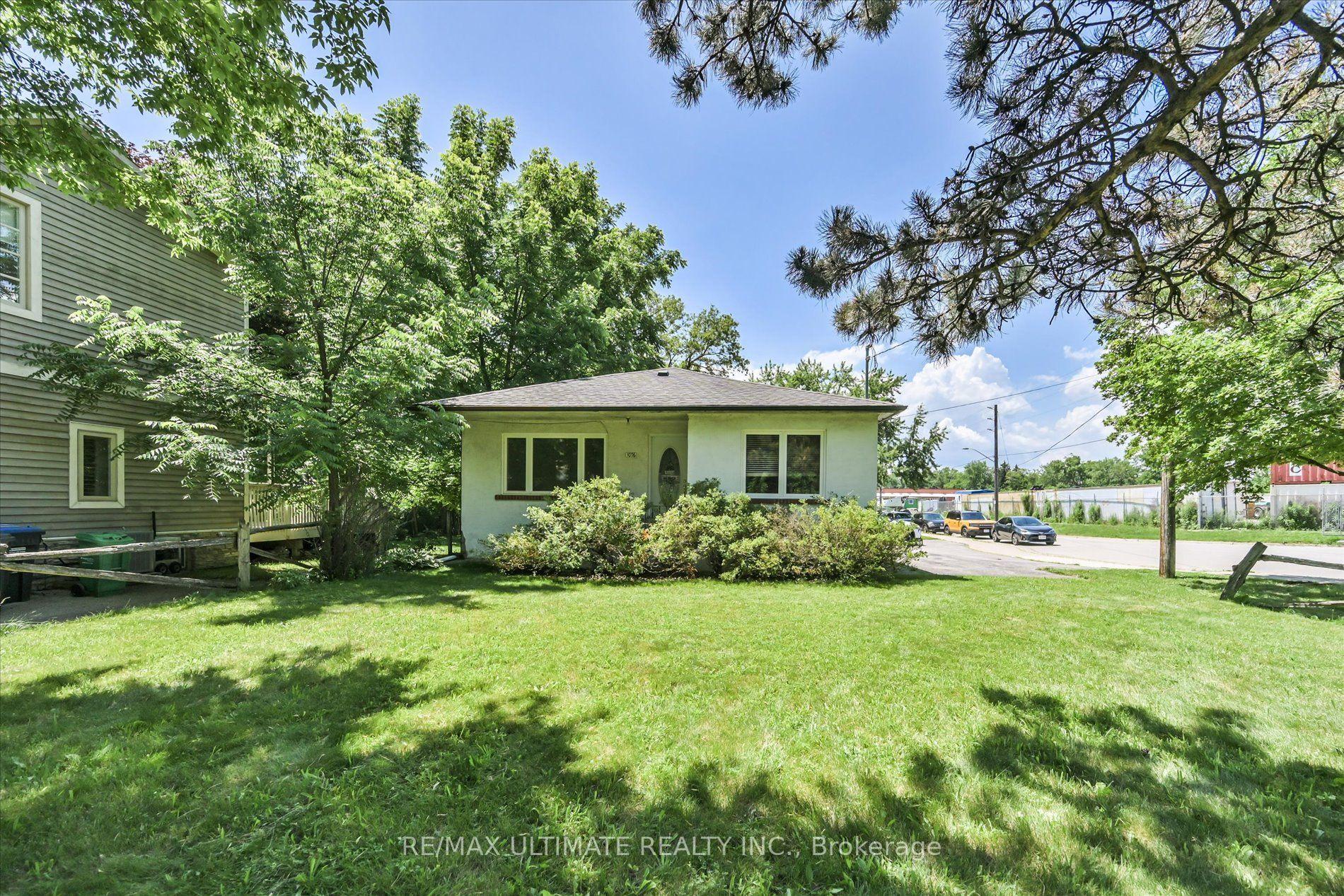 1076 Dixie Road, Mississauga — Detached for sale, photo 1