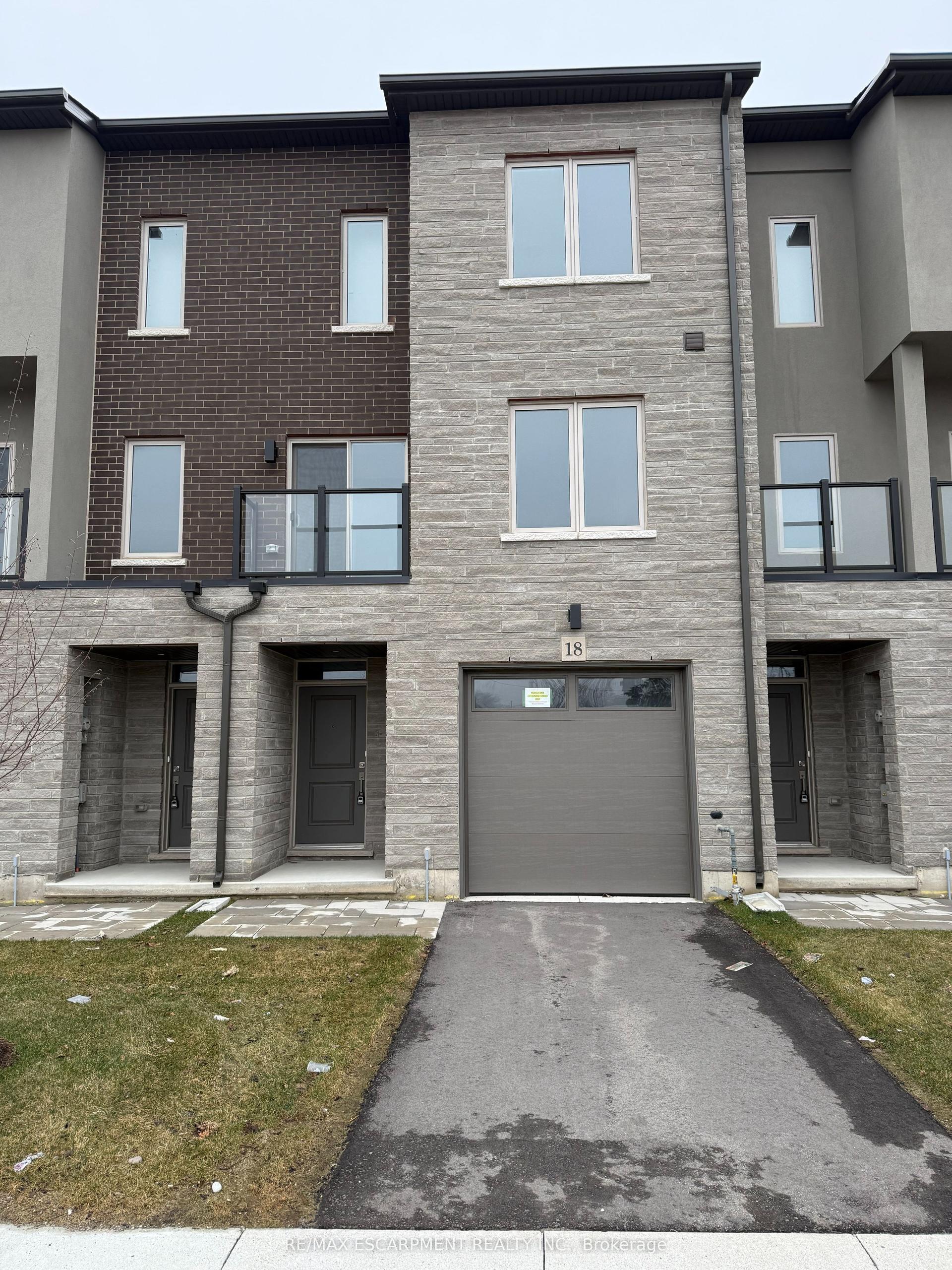 18 Clear Valley Lane — photo 1