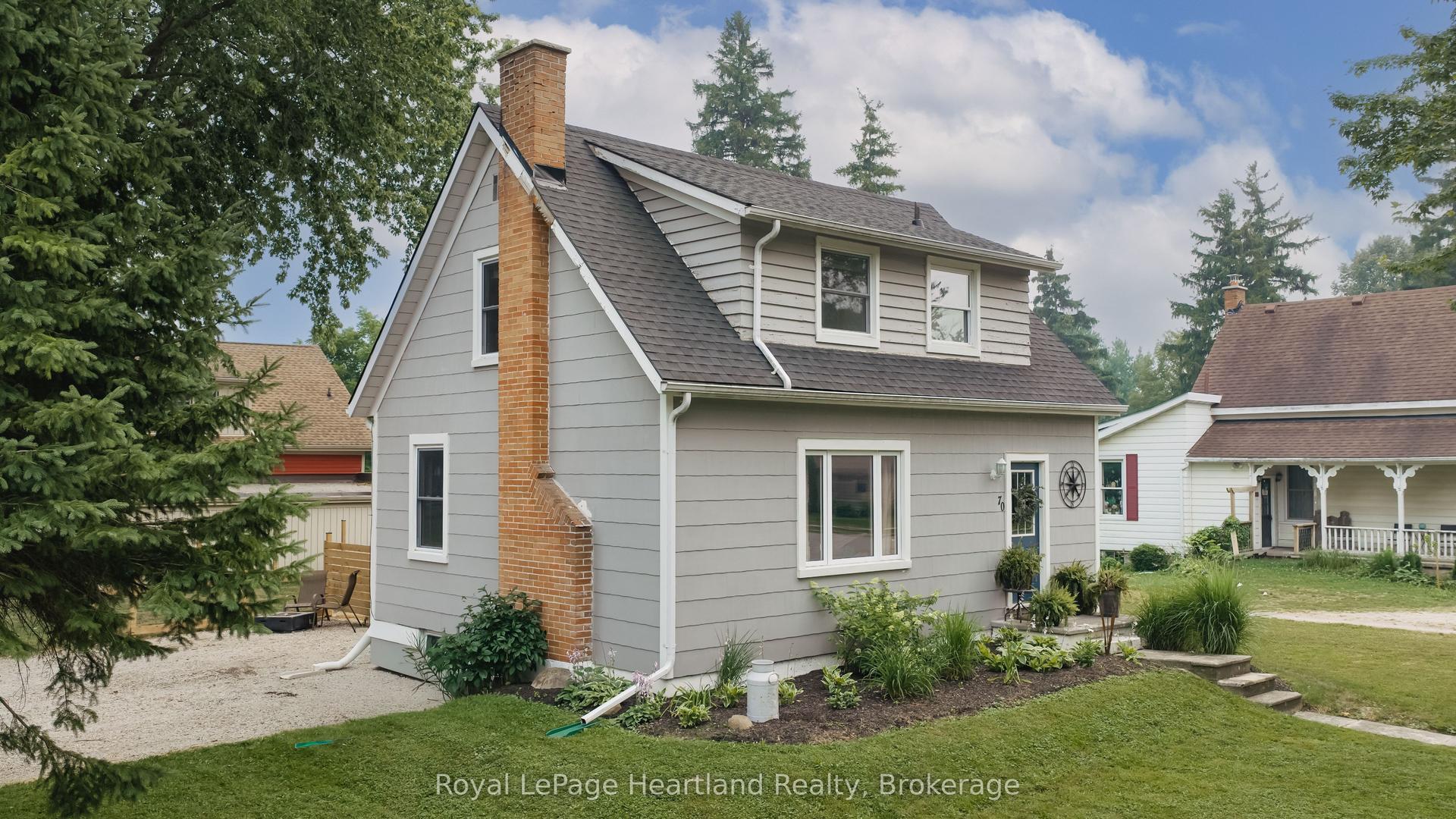 70 Main Street N, Huron East — Detached for sale, photo 1