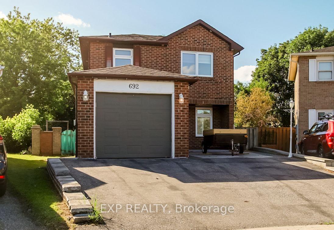 692 Sultana Square — photo 1