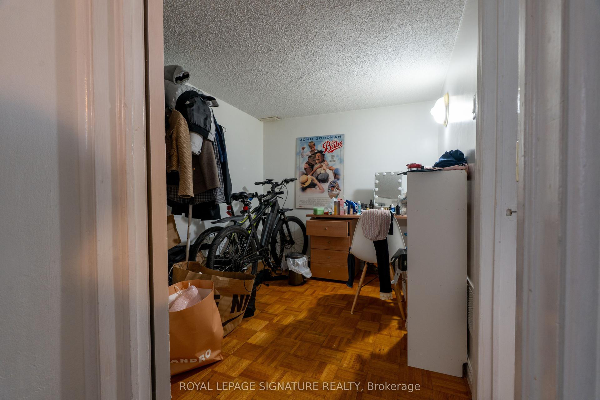 674 Abana Road Room #1 & #2 #Room #1 & #2, Mississauga — Semi-Detached for lease, photo 1