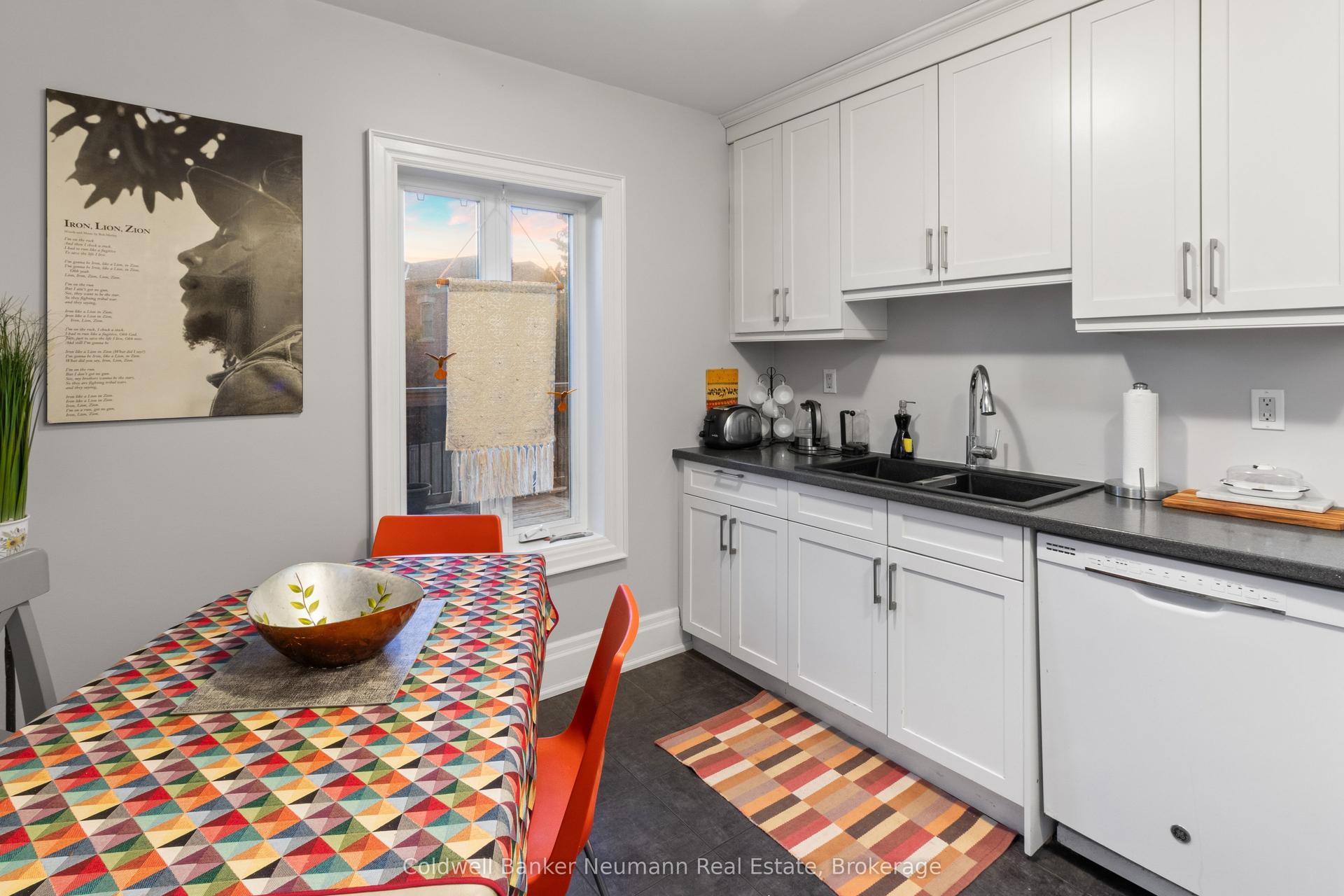 54 YARMOUTH Street A #A, Guelph — Multiplex for lease, photo 1