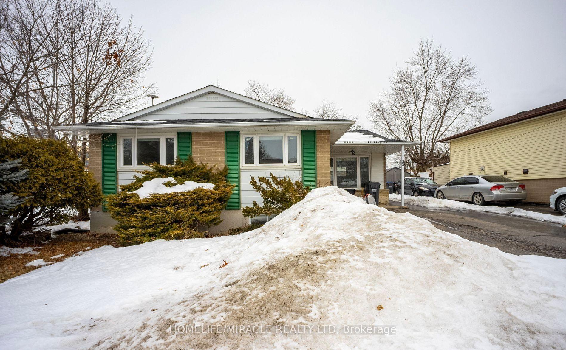 60 Centre Street, Brampton — Detached for lease, photo 1
