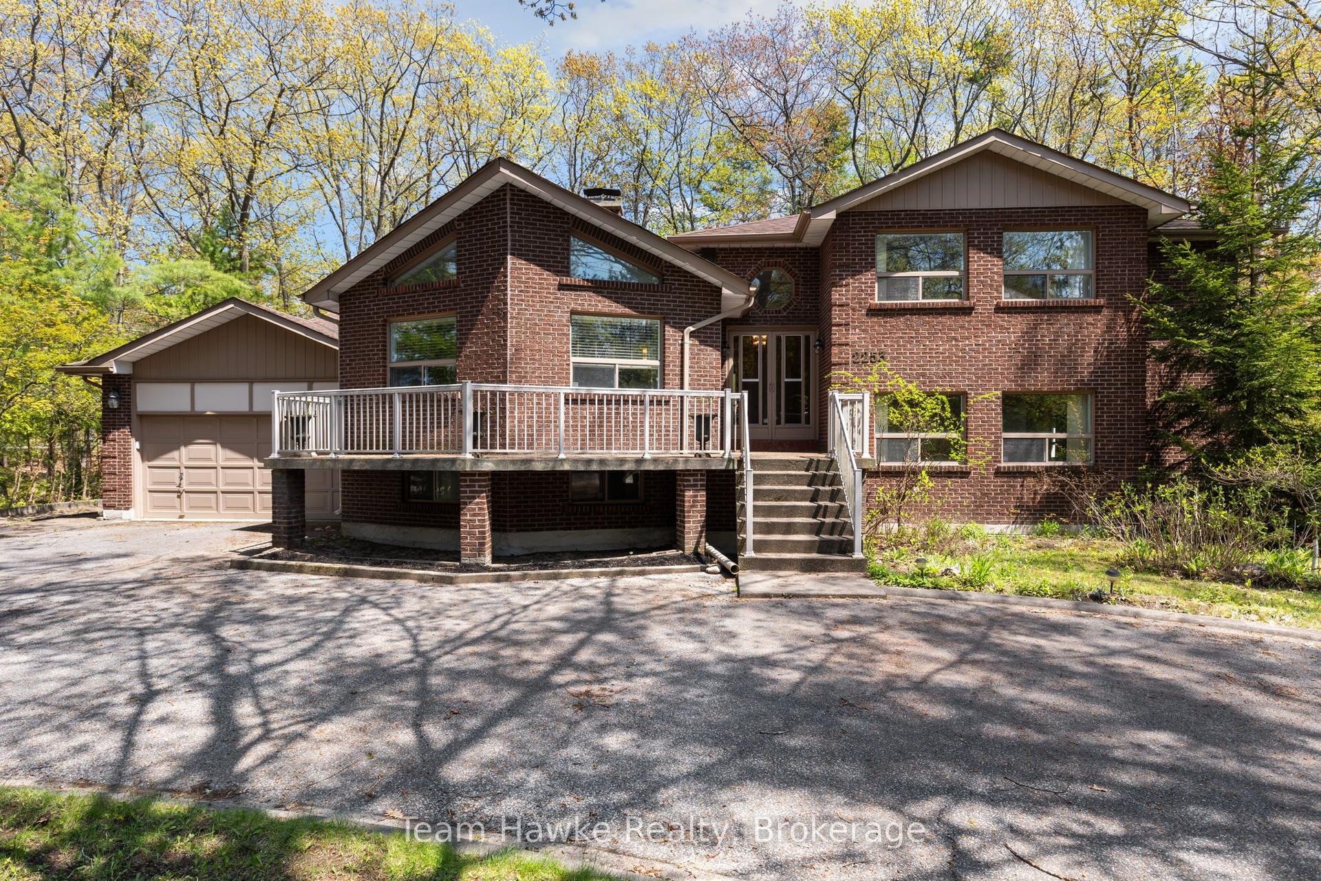 2253 Tiny Beaches Road S — photo 1