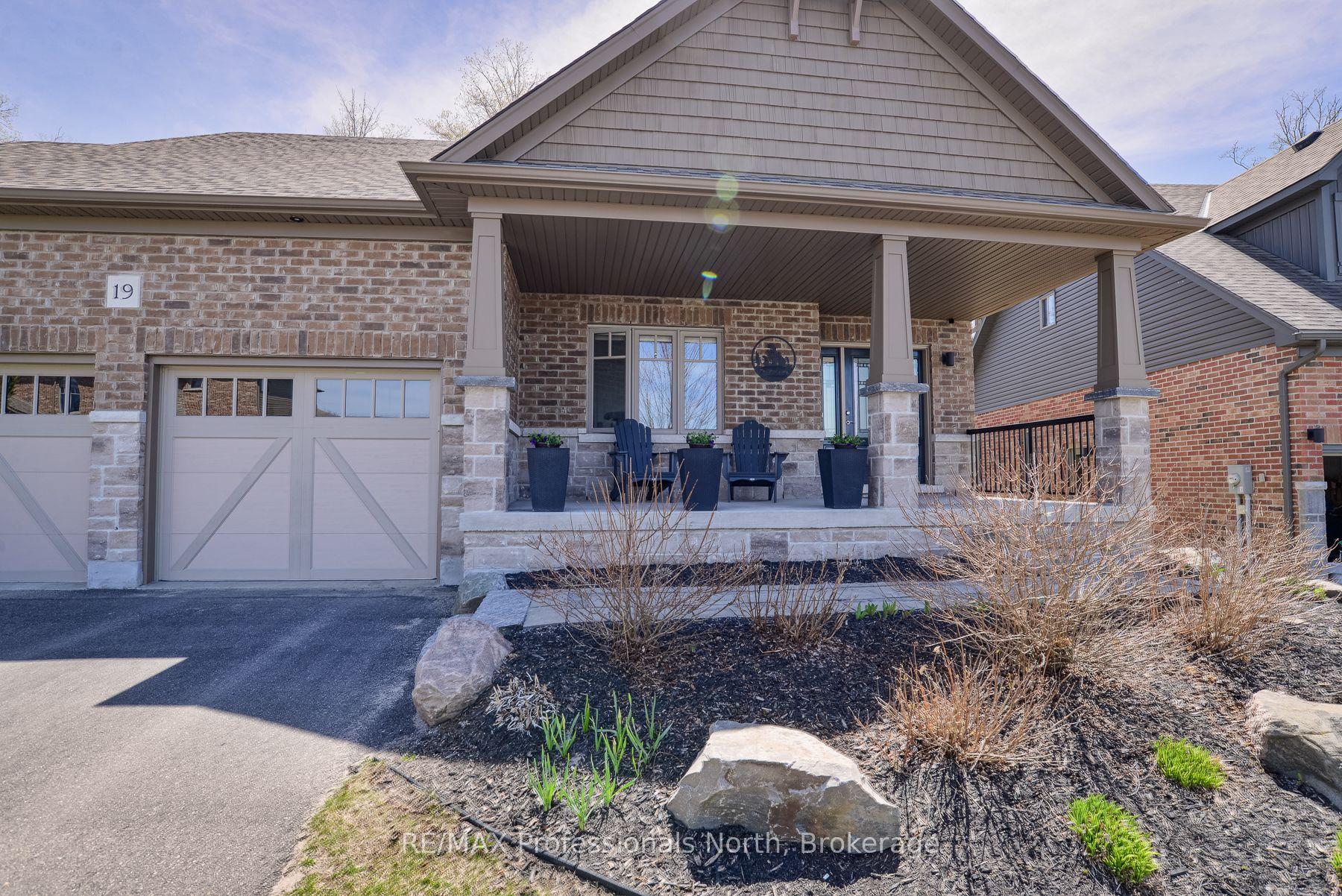 19 Selkirk Drive — photo 1