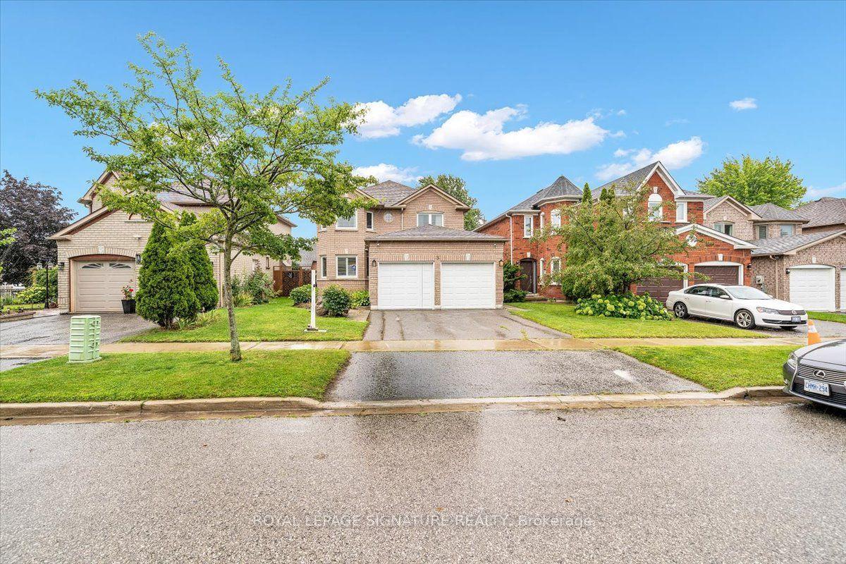 3 Griffen Place, Whitby — Detached for sale, photo 1