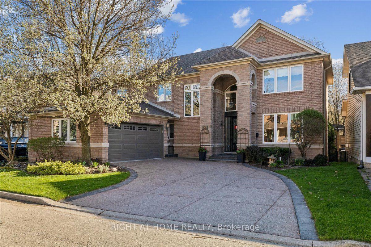 2021 Oak Grove Place — photo 1