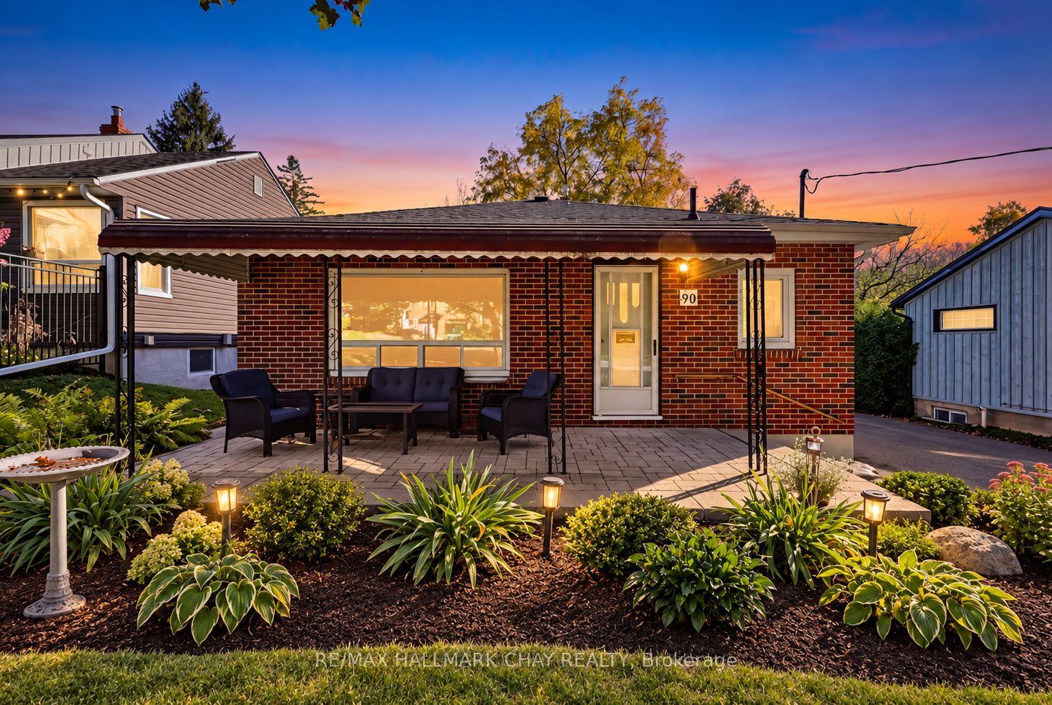 90 Roxborough Road, Newmarket — Detached for sale, photo 1