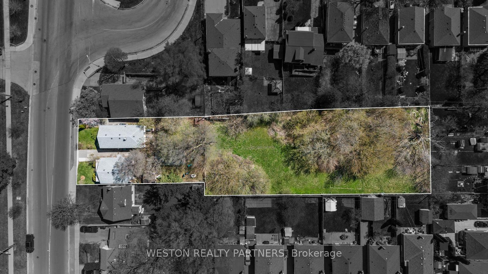 372-374 Kennedy Road — photo 1