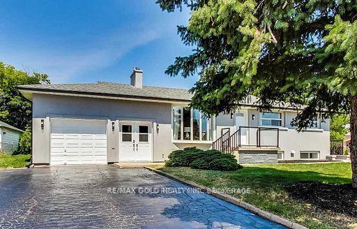 237 Weighton (Upper) Drive — photo 1