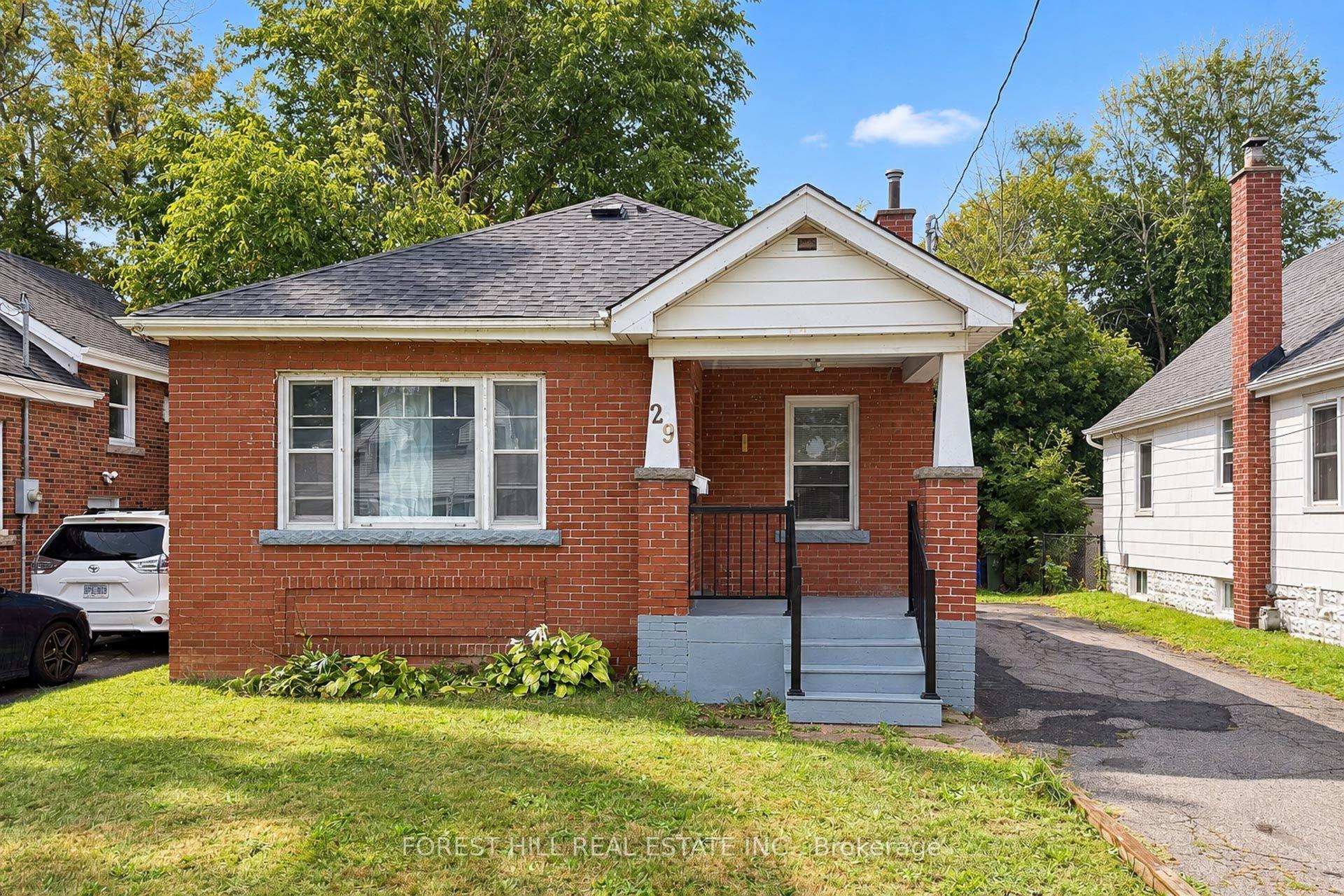 29 Thorndale Street S, Hamilton — Detached for sale, photo 1