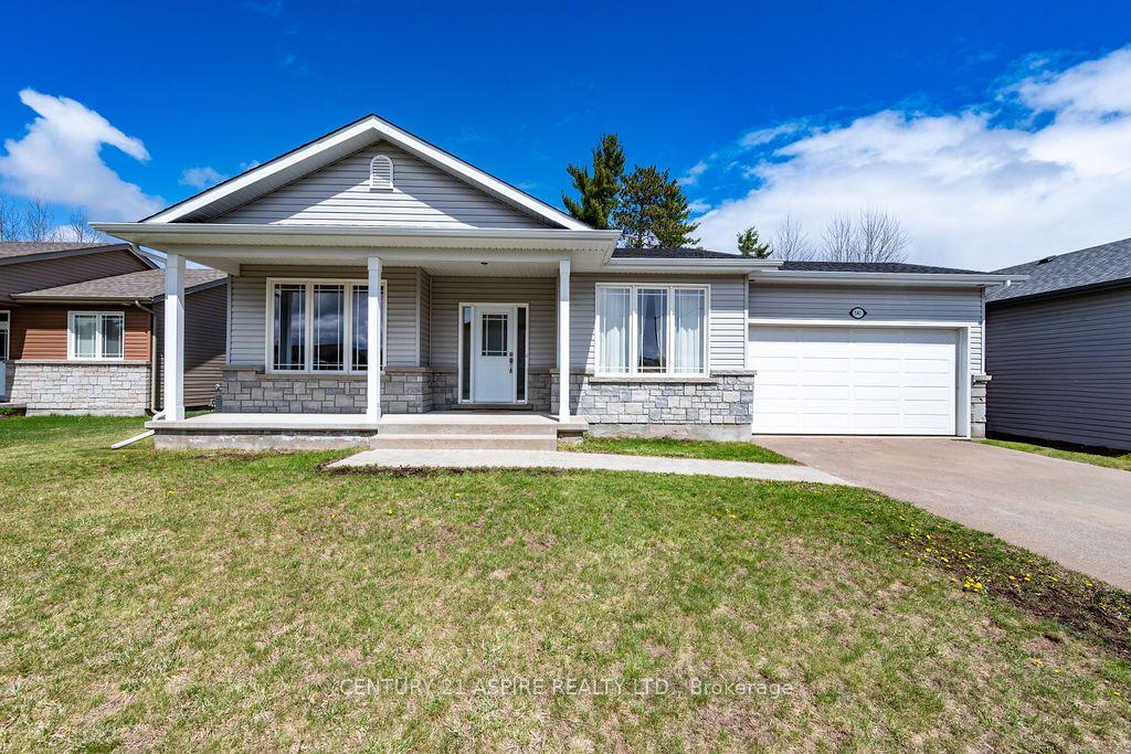 541 Gardner Crescent — photo 1