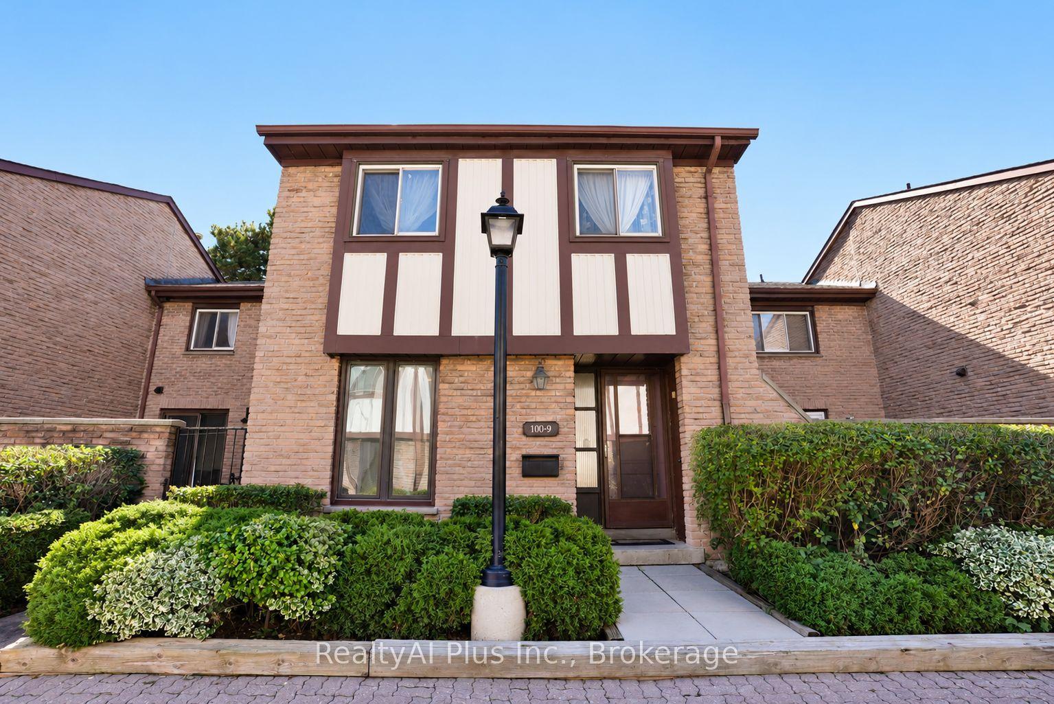 100 Burrows Hall Boulevard 9 #9, Toronto — Condo Town for sale, photo 1