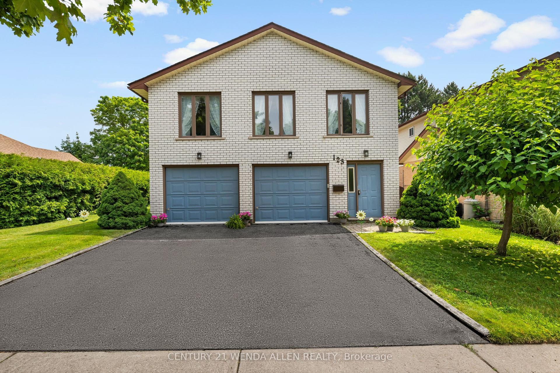 123 Ardwick Street, Whitby — Detached for sale, photo 1
