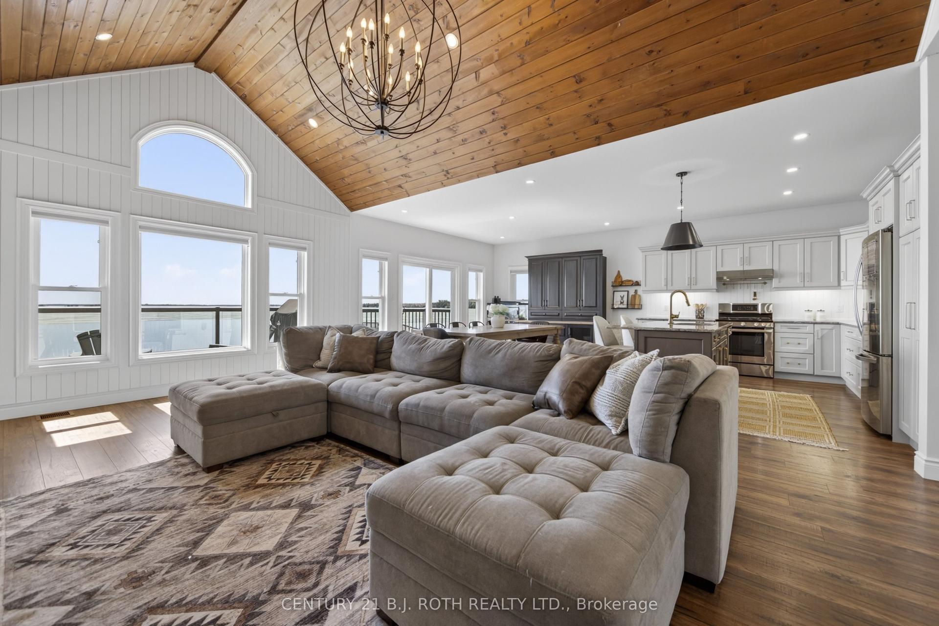 1931 Woods Bay Road — photo 1