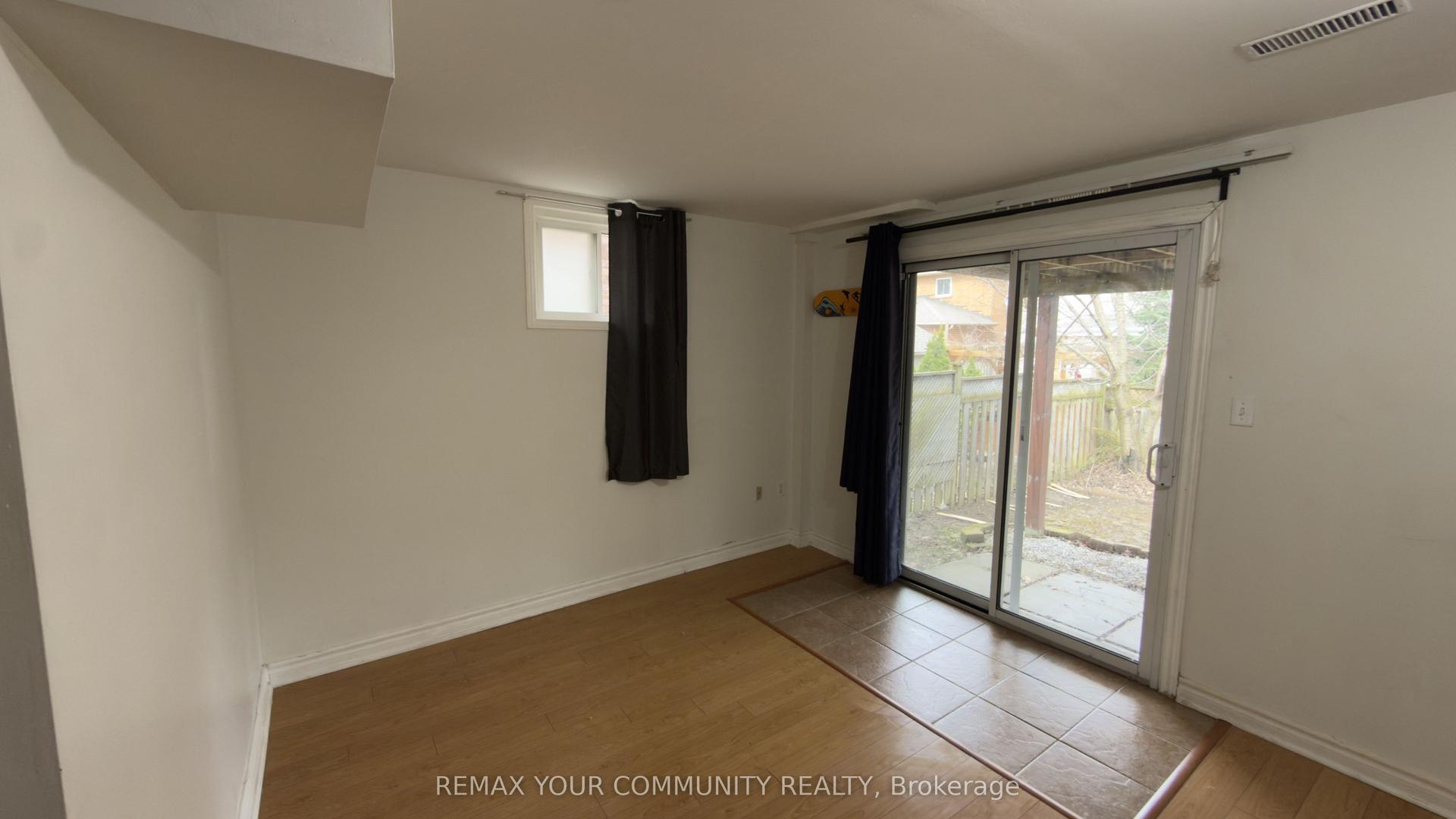 117 ENGLISH OAK Drive Bsmnt #Bsmnt — photo 1