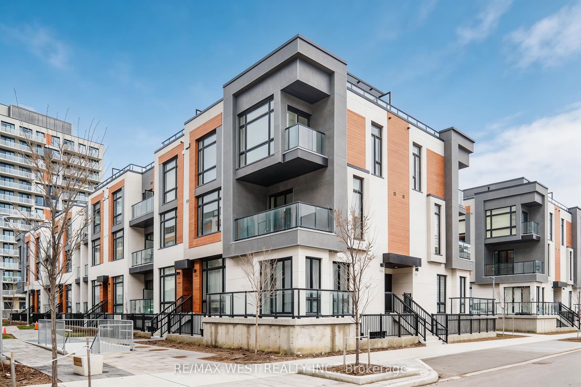 12 David Eyer Road 1103 #1103 — photo 1