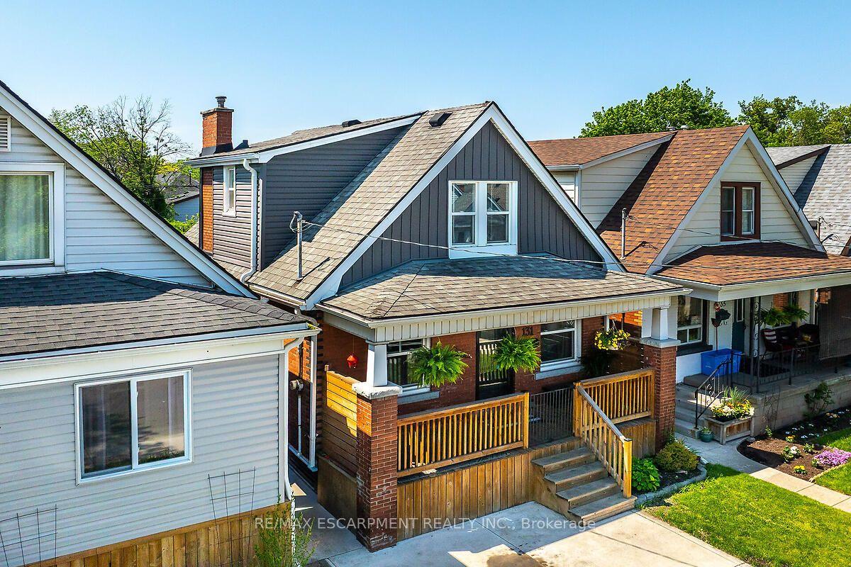 131 Garside Avenue N — photo 1