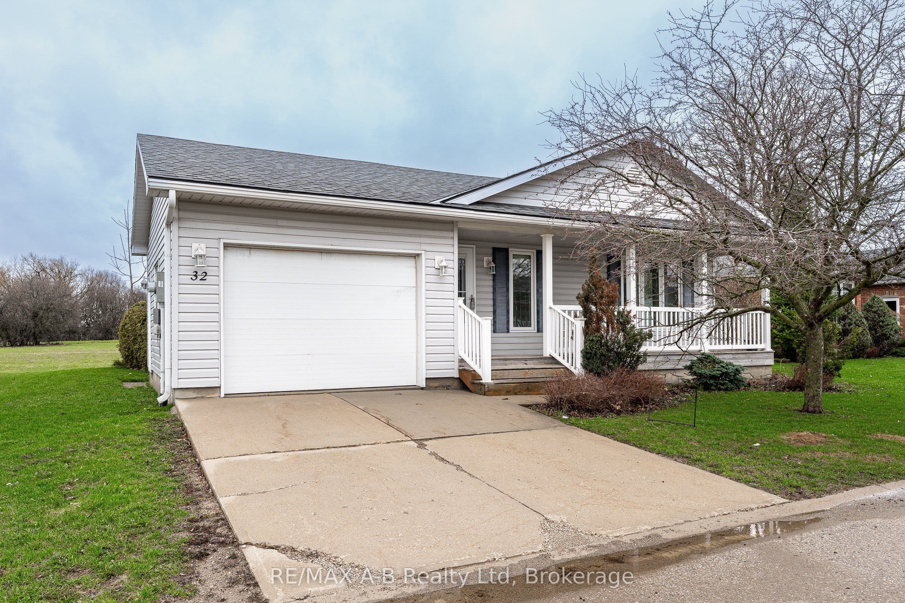 30 Ann Street 32 #32 — photo 1