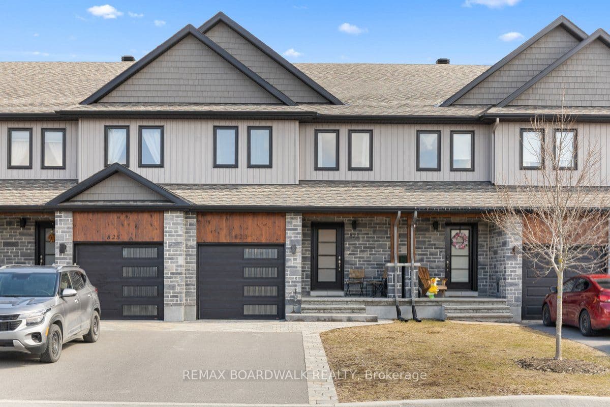 823 REAUME Street — photo 1