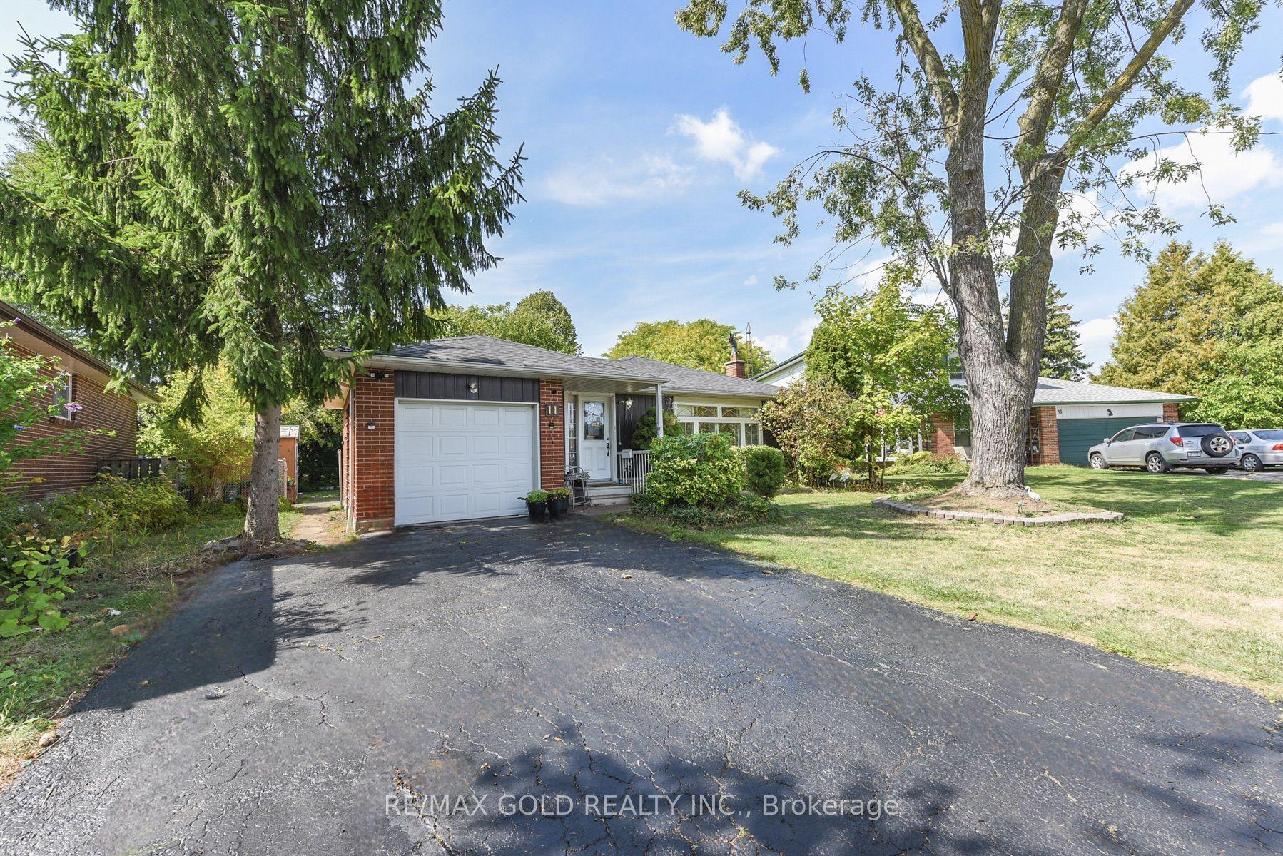 11 Dudley Place, Brampton — Detached for sale, photo 1