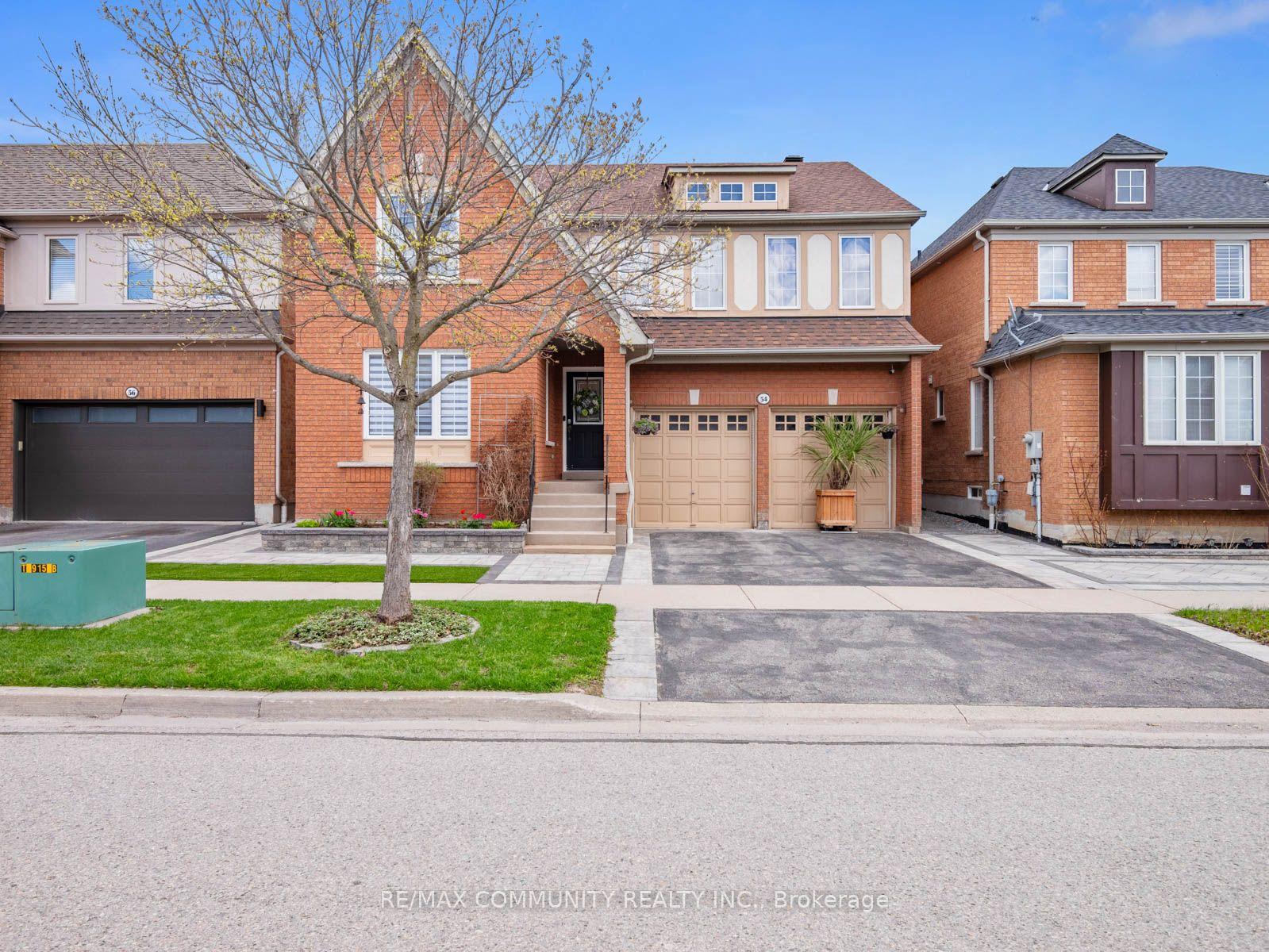 54 Morland Crescent — photo 1
