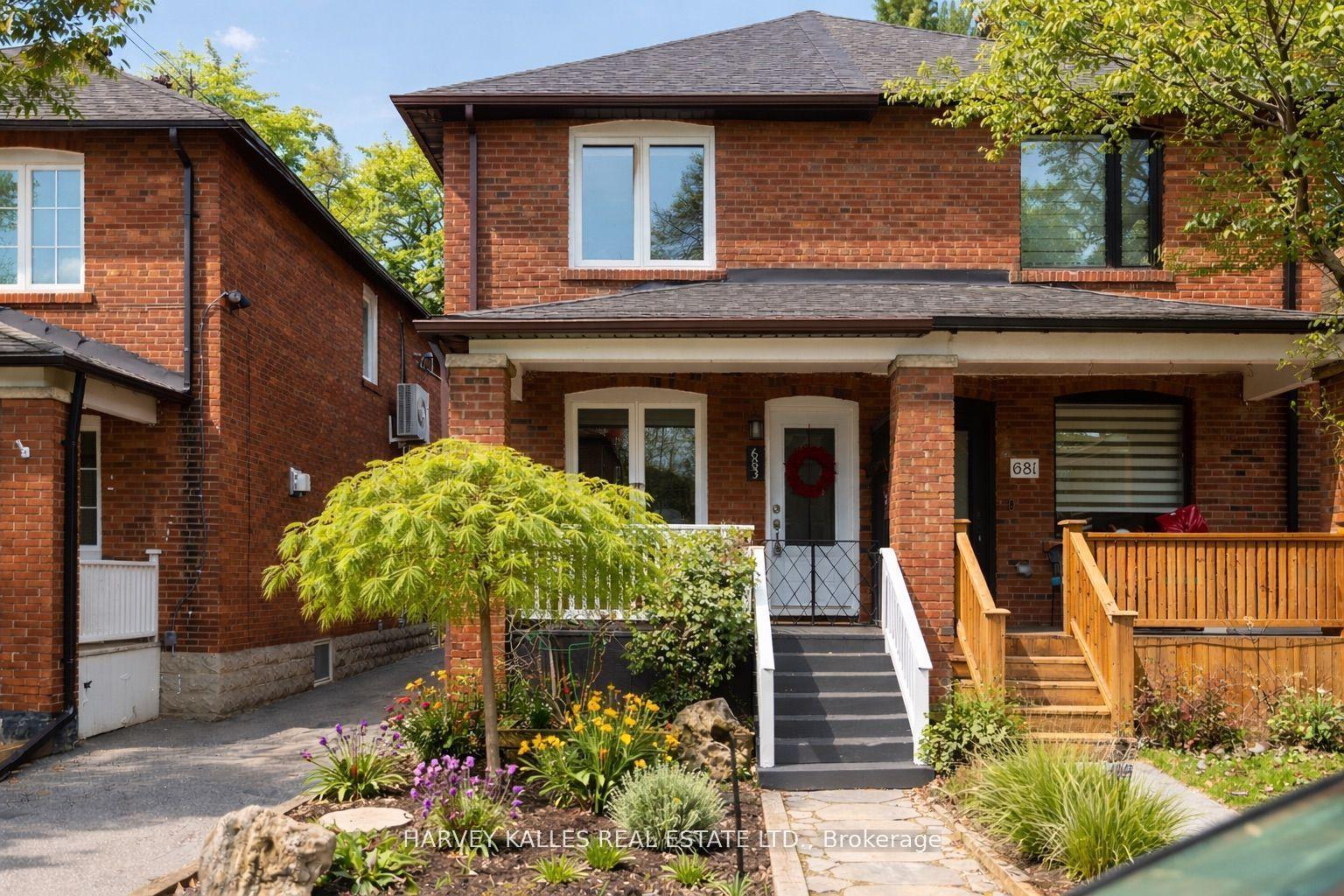683 Hillsdale Avenue E — photo 1