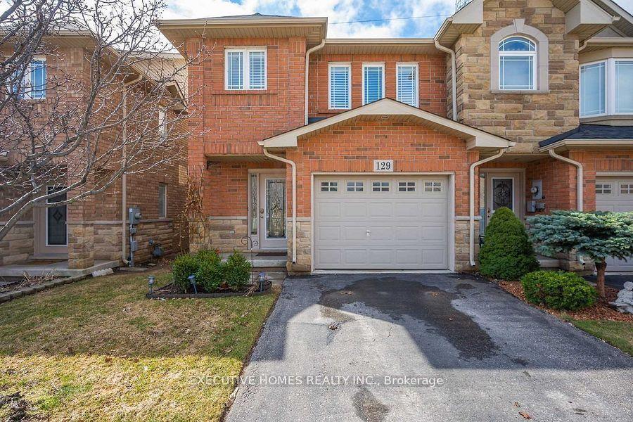 129 Periwinkle Drive, Hamilton — Townhouse for lease, photo 1