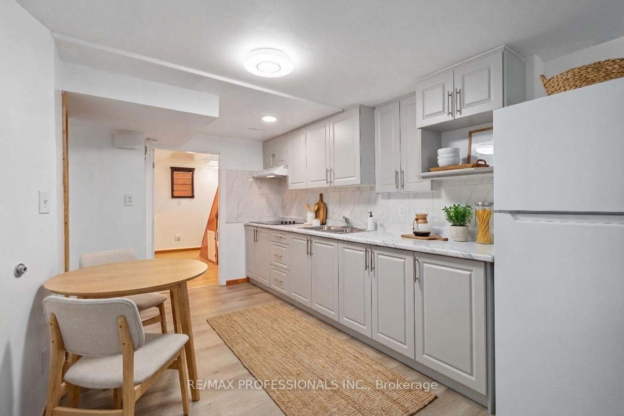 3438 Woodhurst Crescent LOWER #LOWER — photo 1