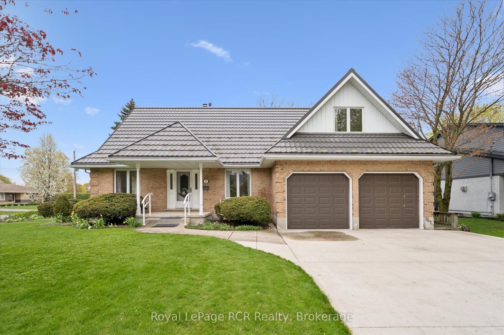 5 Jackson Crescent — photo 1