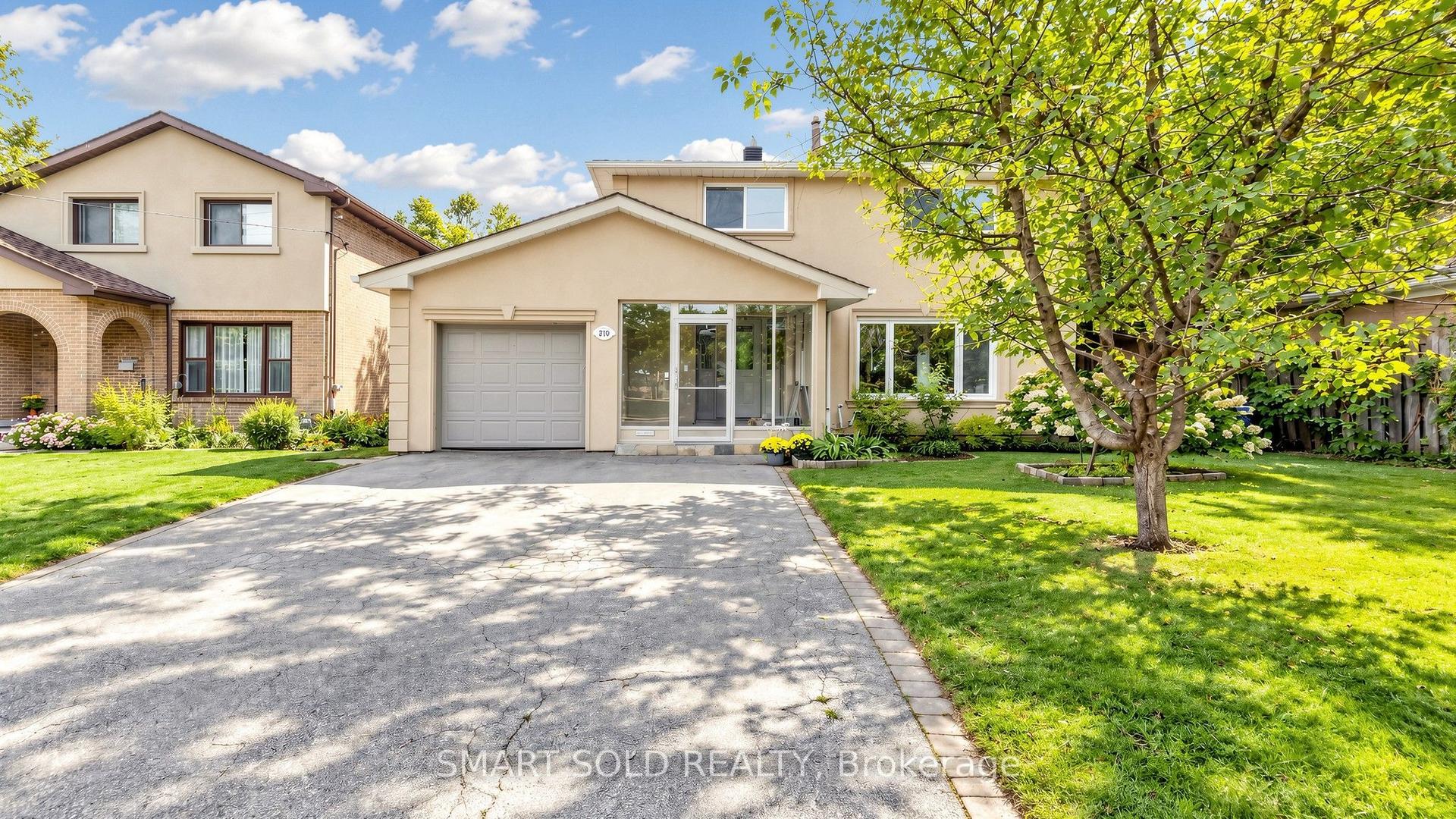 210 Shaughnessy Boulevard, Toronto — Detached for sale, photo 1