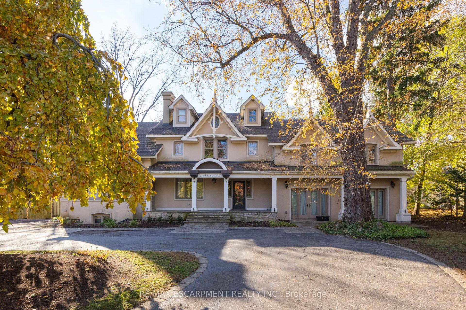 184 Chartwell Road — photo 1