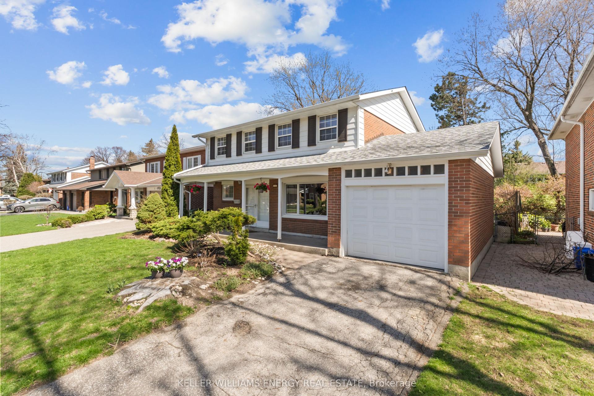 5 Castlemere Crescent — photo 1