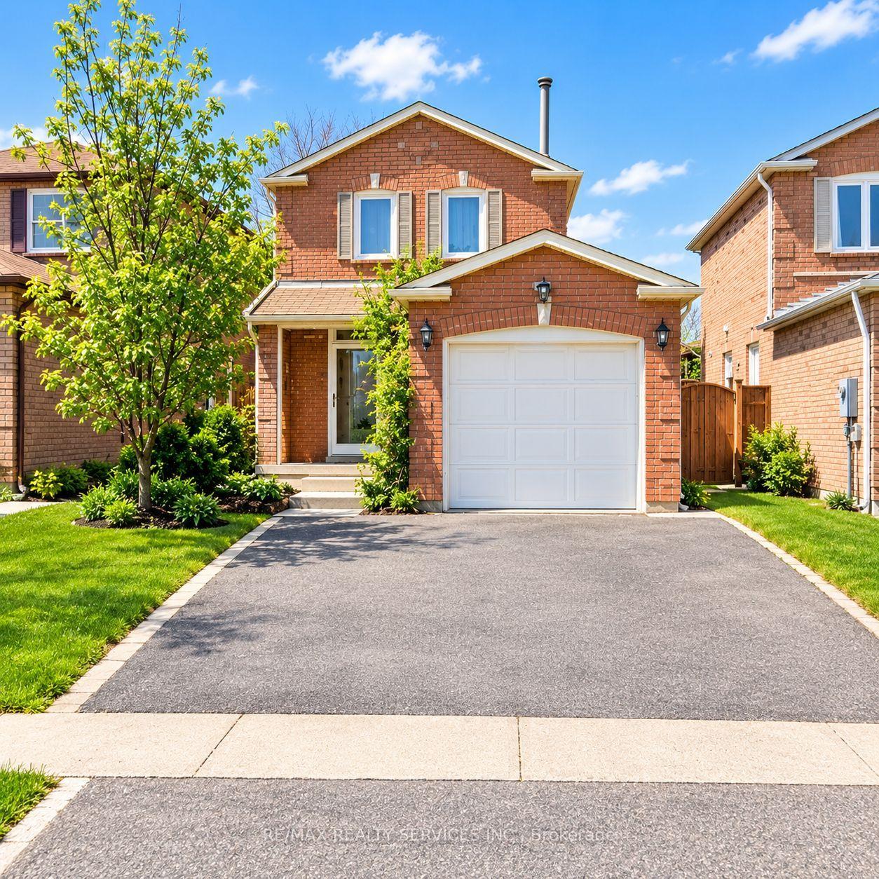 58 Calmist Crescent, Brampton — Detached for lease, photo 1