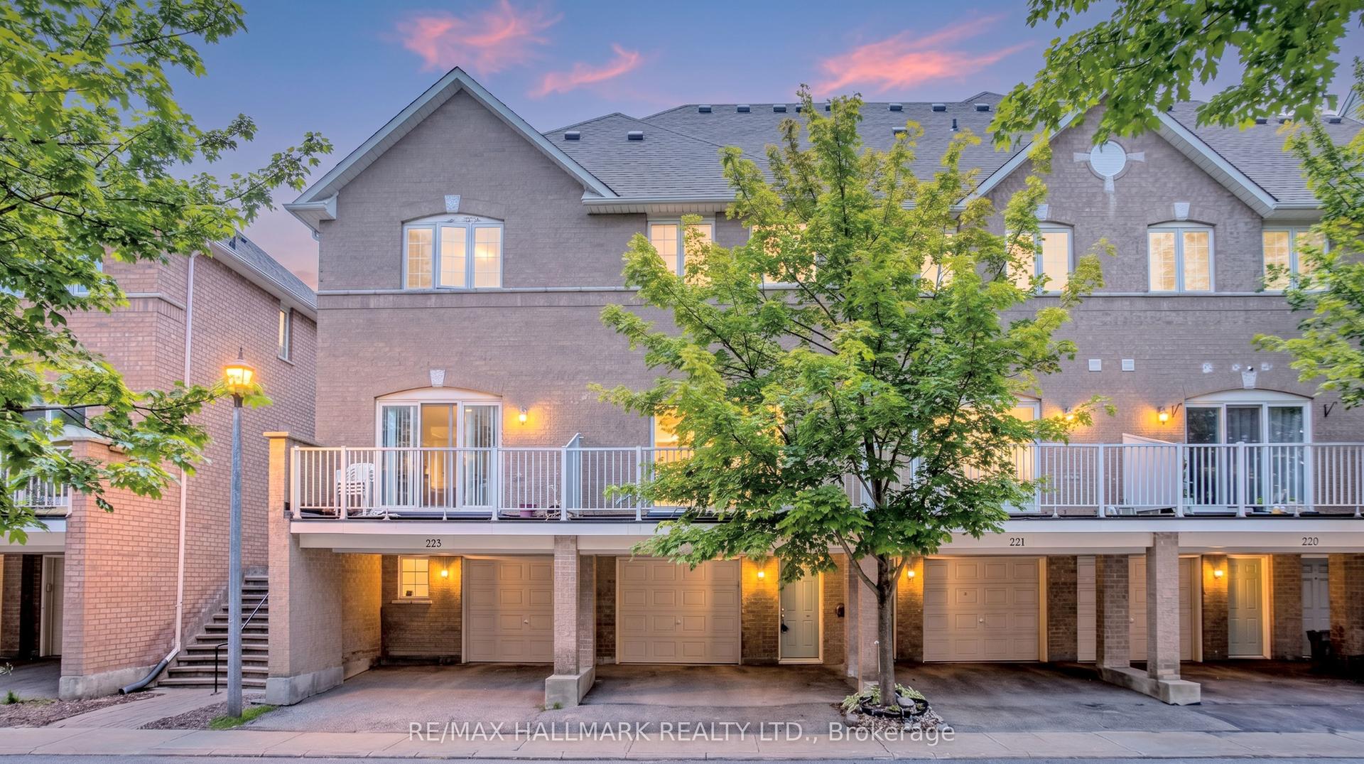 23 Observatory Lane 222 #222, Richmond Hill — Condo Town for sale, photo 1