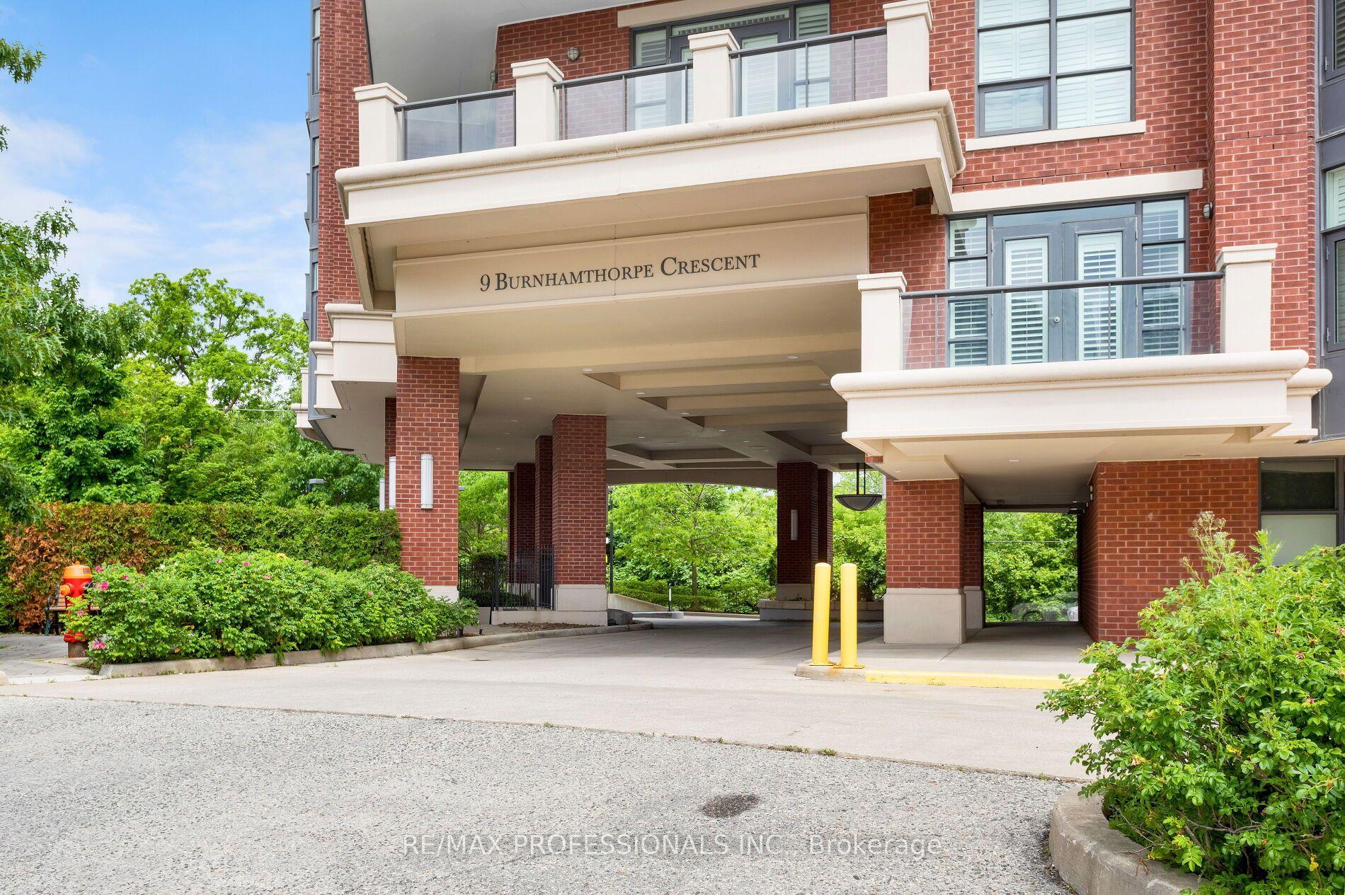 9 Burnhamthorpe Crescent PH3 #PH3 — photo 1