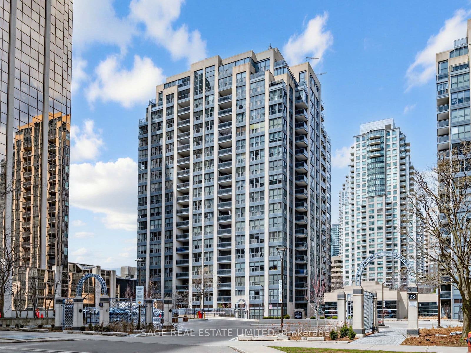 18 Hollywood Avenue 1001 #1001 — photo 1