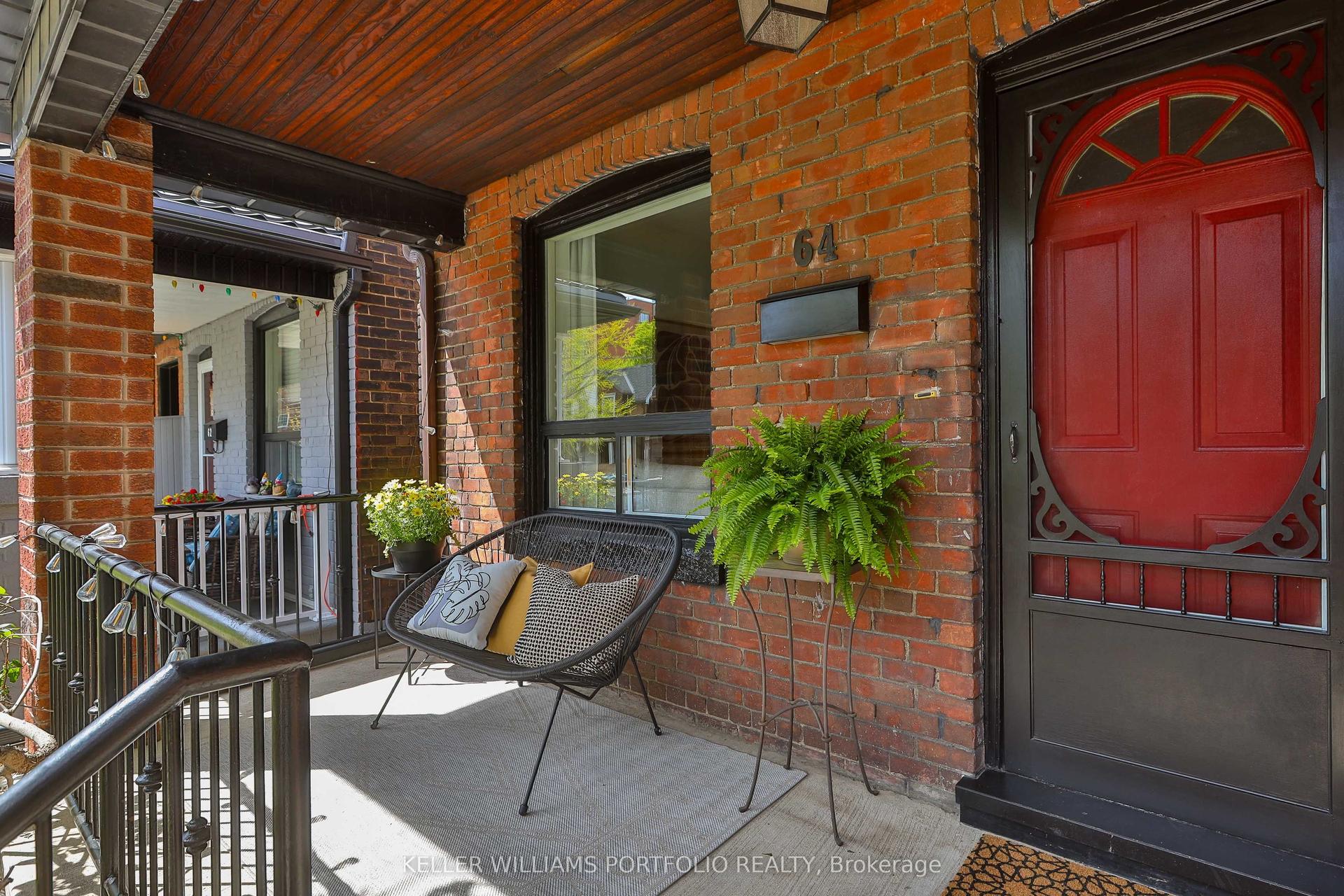 64 Campbell Avenue — photo 1