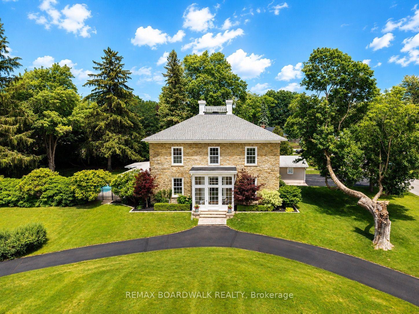 55 Cochrane Drive, Brockville — Detached for sale, photo 1