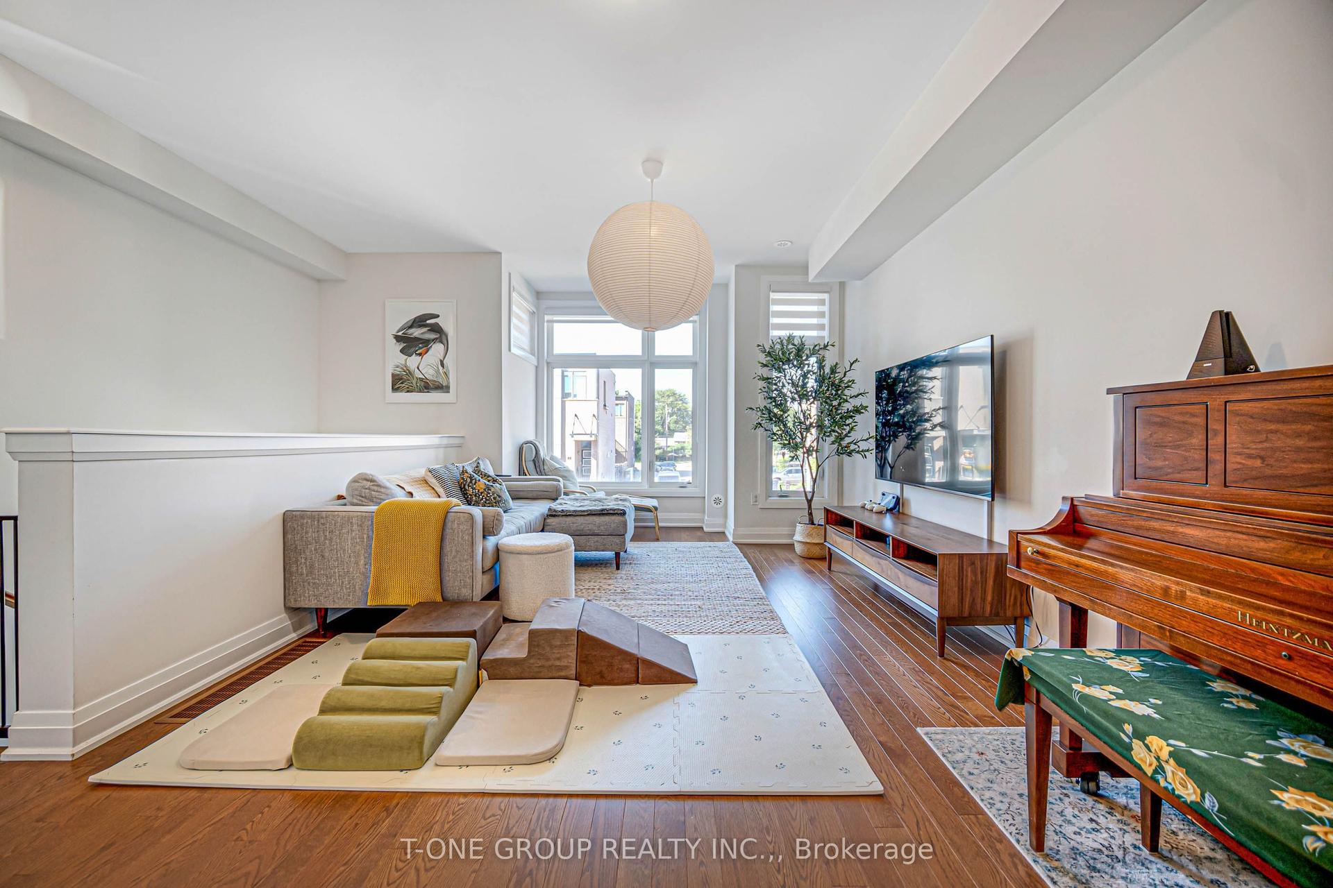 17 Wild Rose Gardens, Toronto — Semi-Detached for sale, photo 1