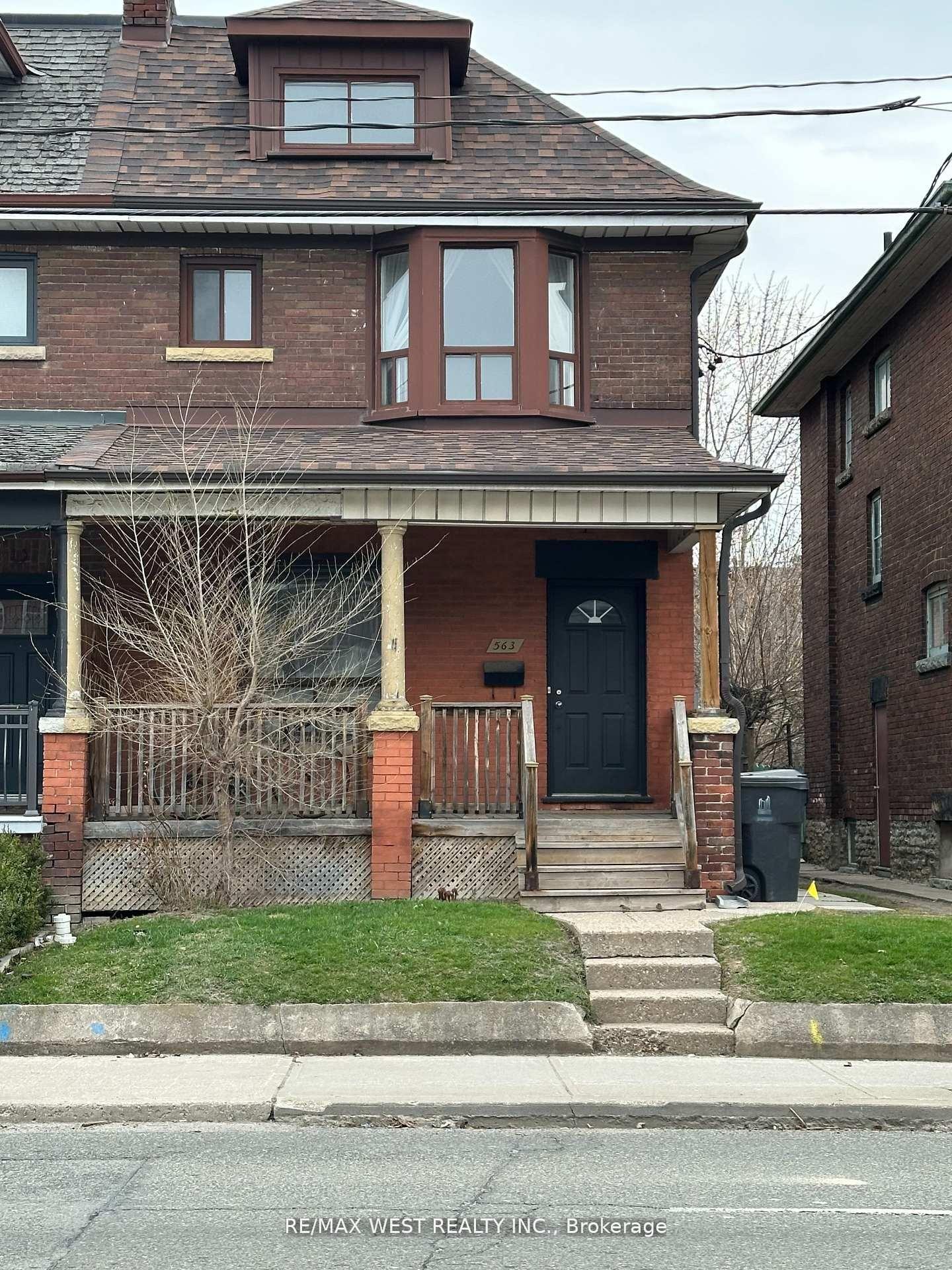 563 Ossington Avenue Main #Main — photo 1