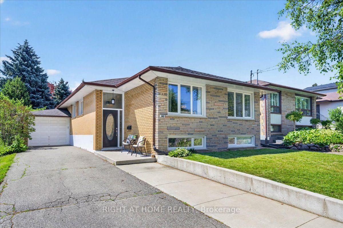 90 Renault Crescent, Toronto — Detached for sale, photo 1