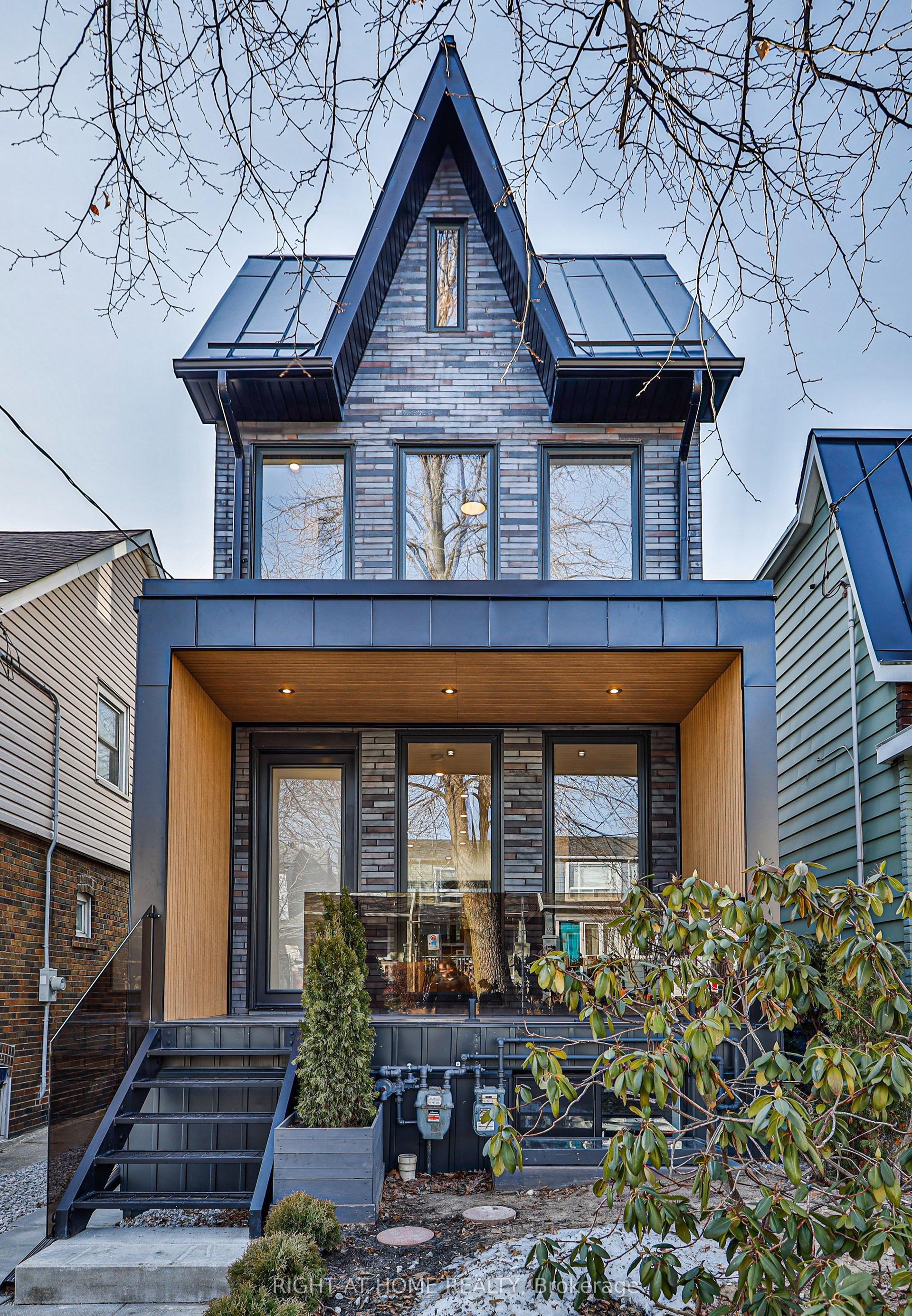 11 Merrill Avenue W MAIN AND LANEWAY #MAIN AND LANEWAY — photo 1