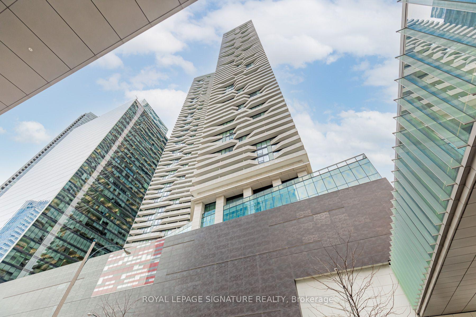 88 Harbour Street 3404 #3404, Toronto — Condo for lease, photo 1