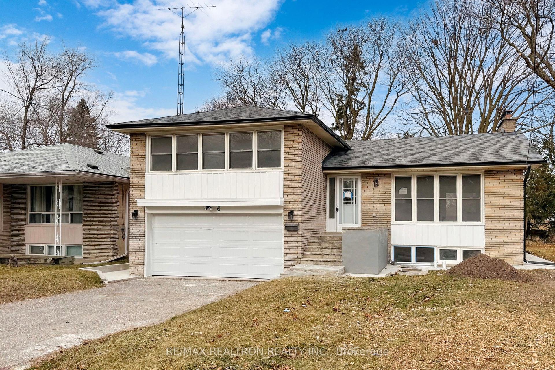 6 Deering Crescent — photo 1