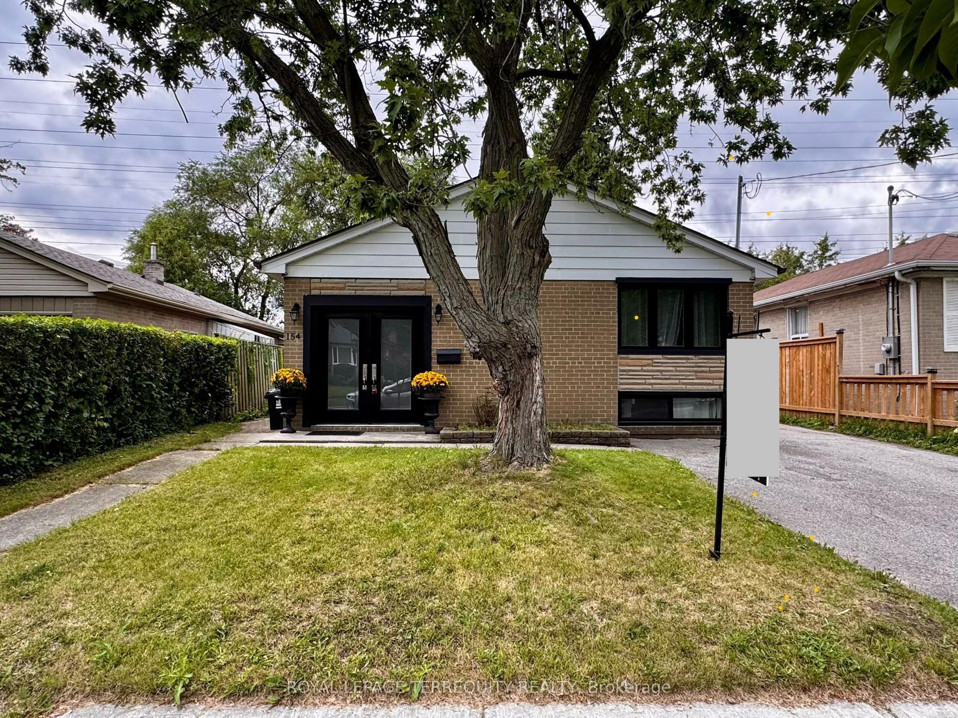 154 Sedgemount Drive, Toronto — Detached for sale, photo 1