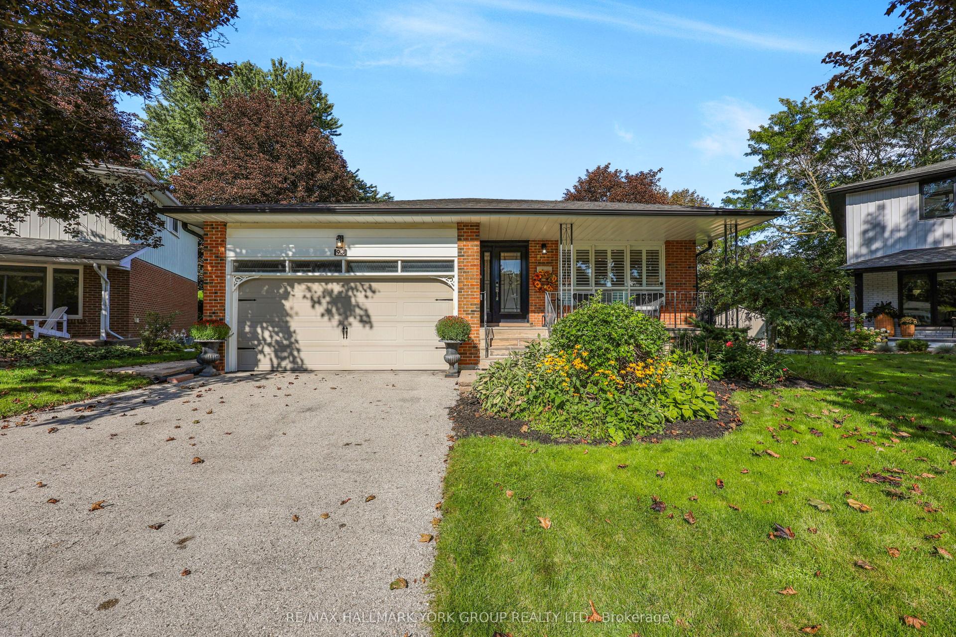 93 Julia Court, Newmarket — Detached for sale, photo 1