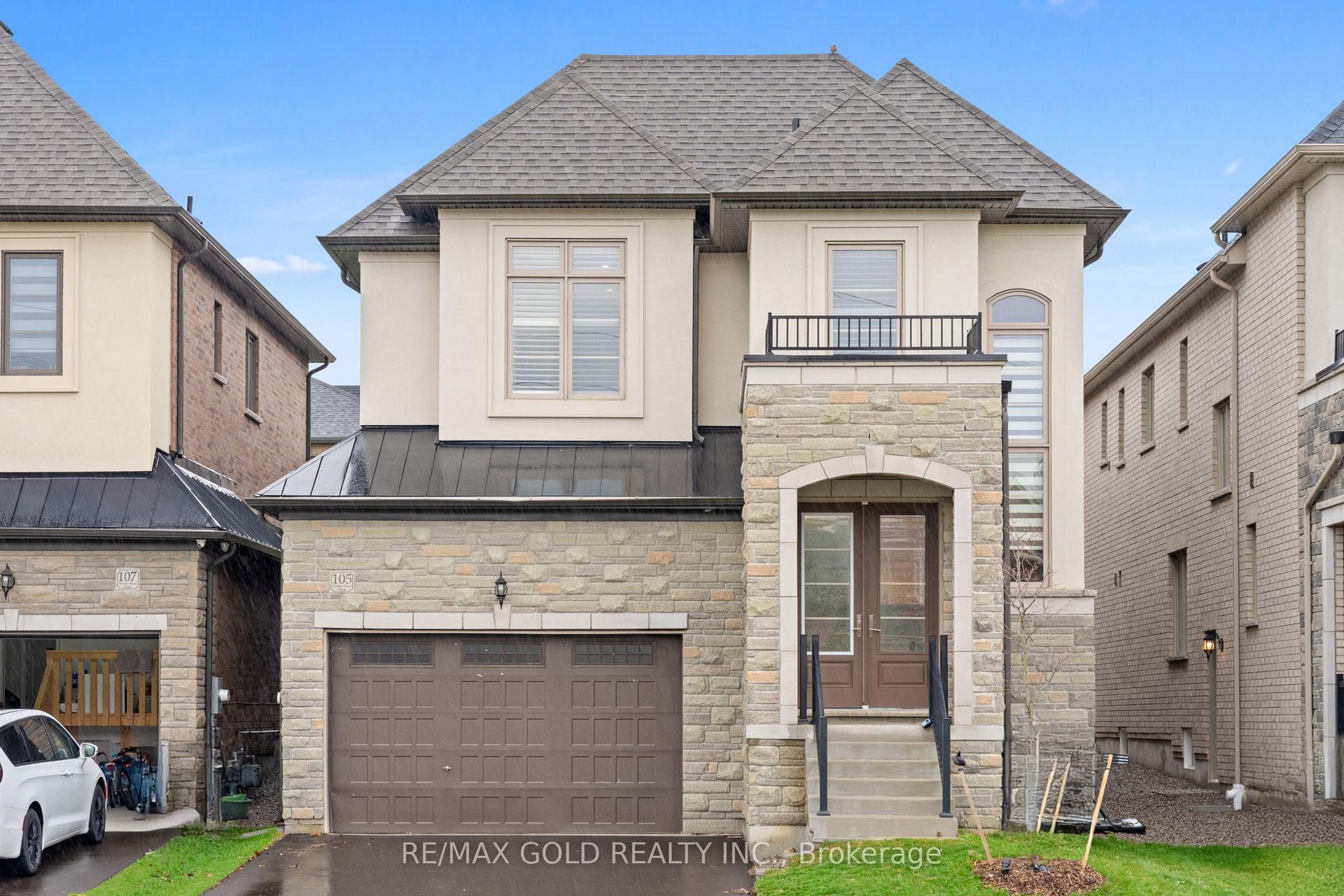 105 Walker Road W — photo 1