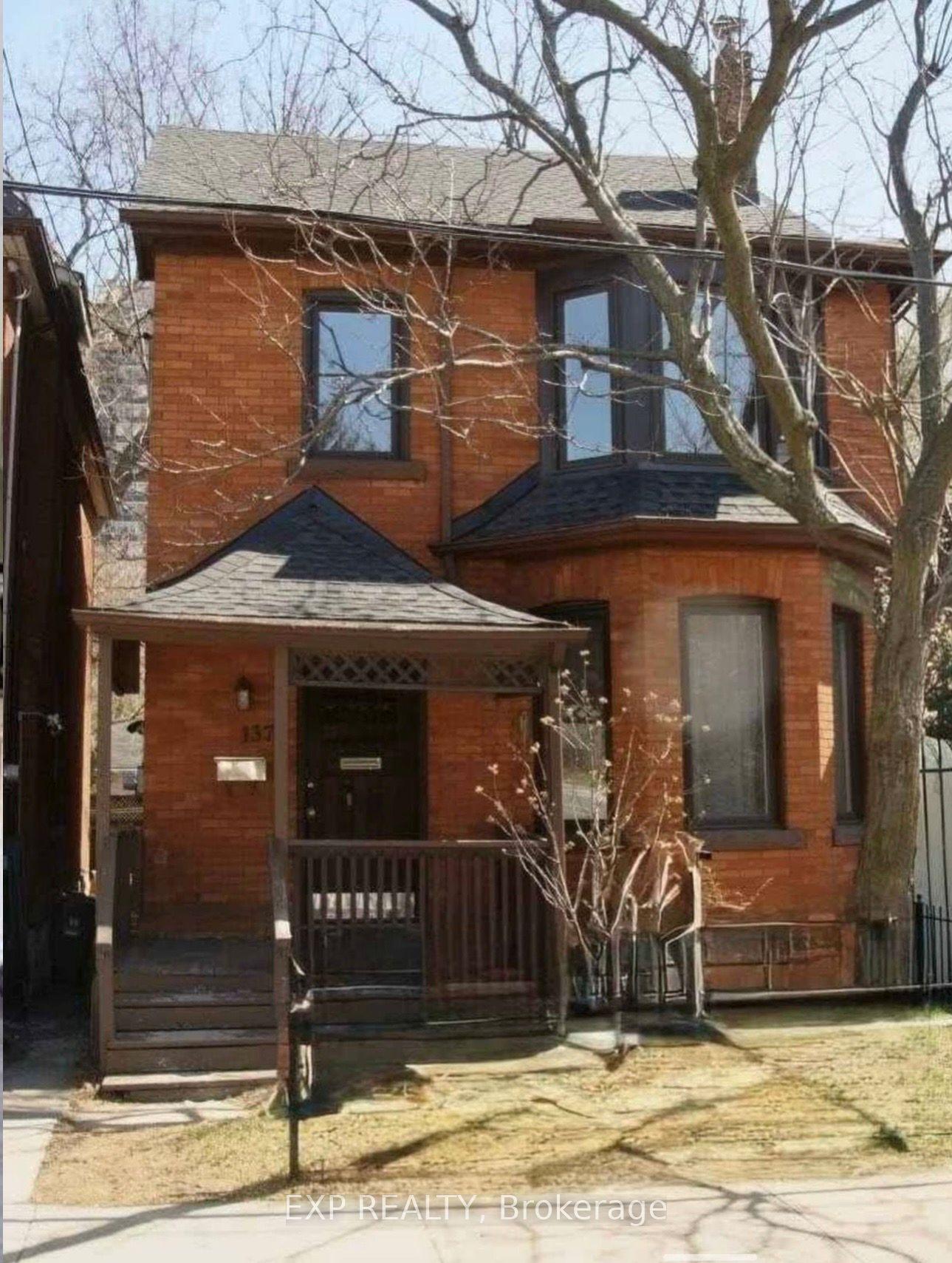 137 queen Street S — photo 1