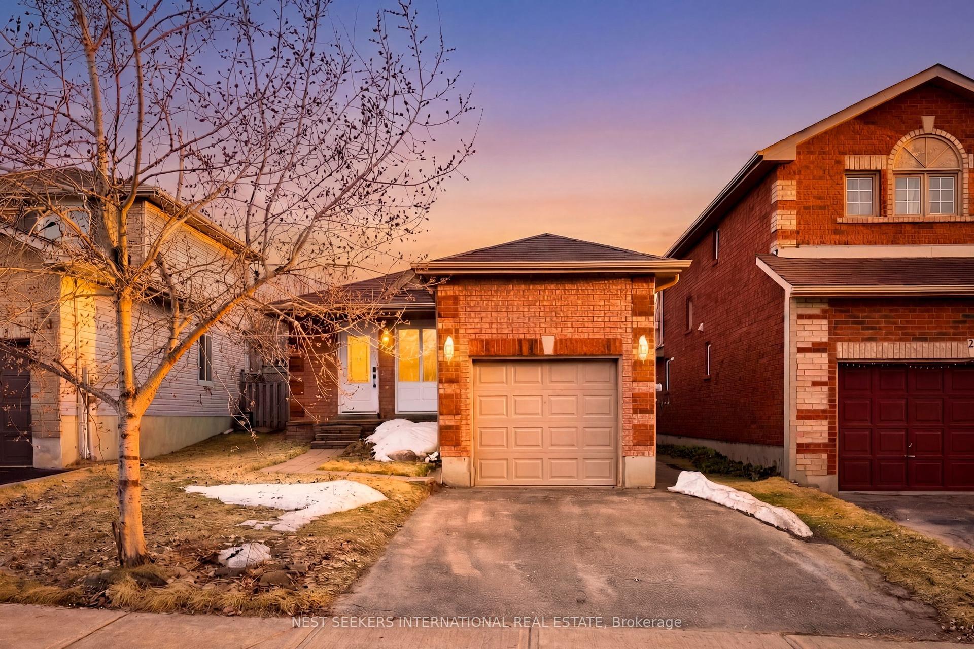 27 Athabaska Road, Barrie — Detached for lease, photo 1